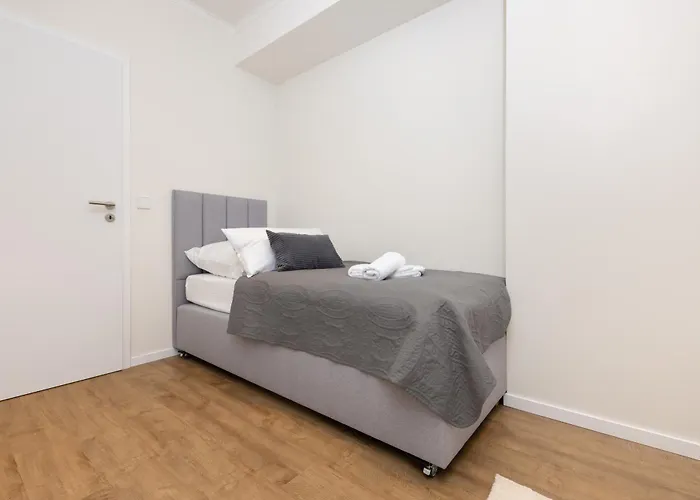 120sqm & 5-room Luxury With 2 Bathrooms