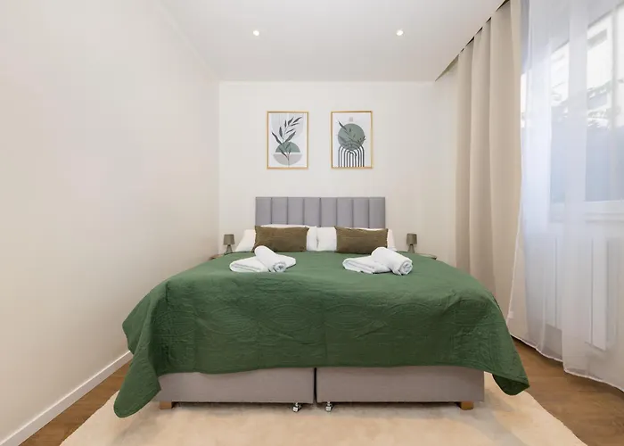 120sqm & 5-room Luxury With 2 Bathrooms