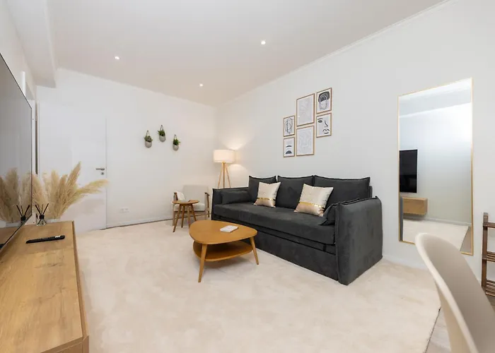 120sqm & 5-room Luxury With 2 Bathrooms