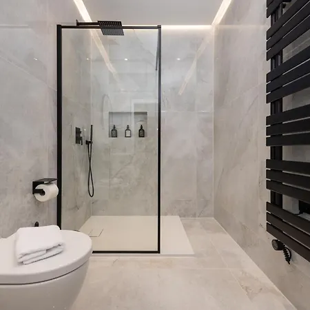 120sqm & 5-room Luxury With 2 Bathrooms * Berlín