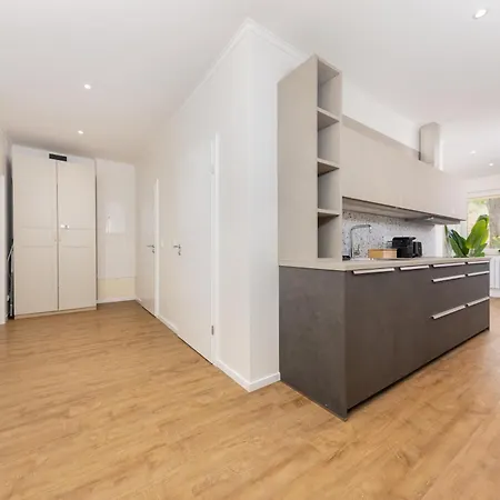 120sqm & 5-room Luxury With 2 Bathrooms