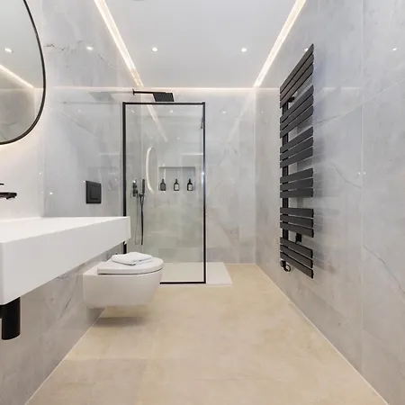 120sqm & 5-room Luxury With 2 Bathrooms