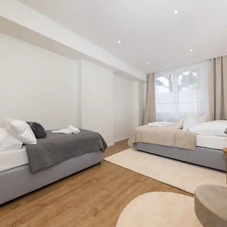 120sqm & 5-room Luxury With 2 Bathrooms Apartmán *