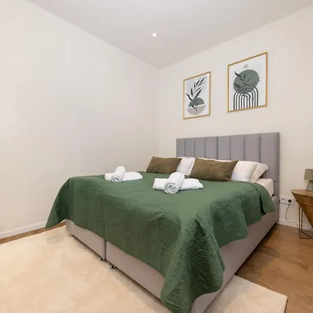 120sqm & 5-room Luxury With 2 Bathrooms