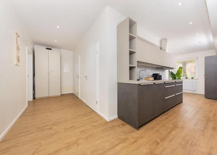 120sqm & 5-room Luxury With 2 Bathrooms