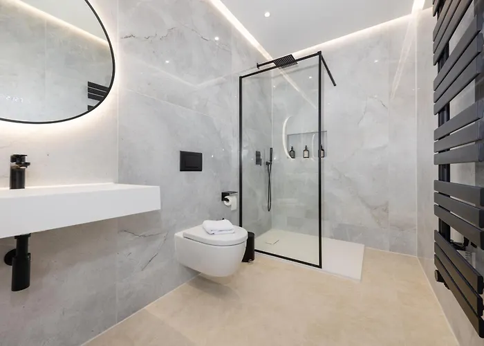 120sqm & 5-room Luxury With 2 Bathrooms 公寓